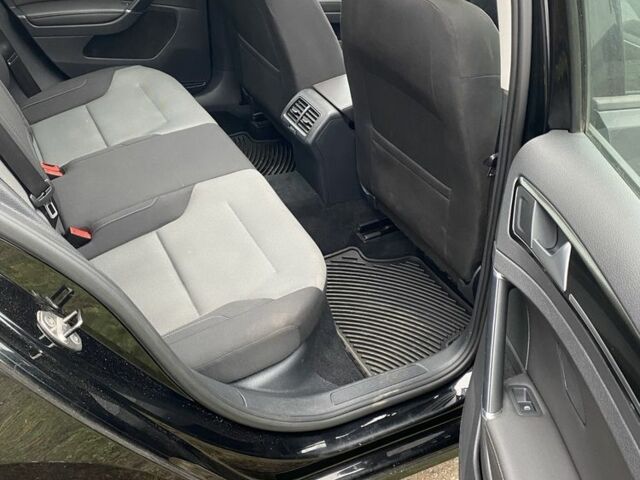 Черный Фольксваген Гольф, объемом двигателя 1.8 л и пробегом 152 тыс. км за 6900 $, фото 6 на Automoto.ua