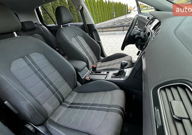 Черный Фольксваген Гольф, объемом двигателя 1.6 л и пробегом 258 тыс. км за 10300 $, фото 72 на Automoto.ua