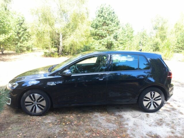 Черный Фольксваген Гольф, объемом двигателя 0 л и пробегом 126 тыс. км за 8900 $, фото 3 на Automoto.ua