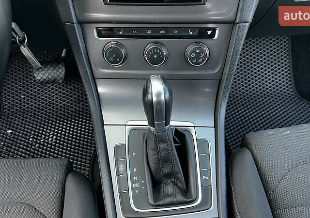 Черный Фольксваген Гольф, объемом двигателя 1.6 л и пробегом 258 тыс. км за 10300 $, фото 66 на Automoto.ua