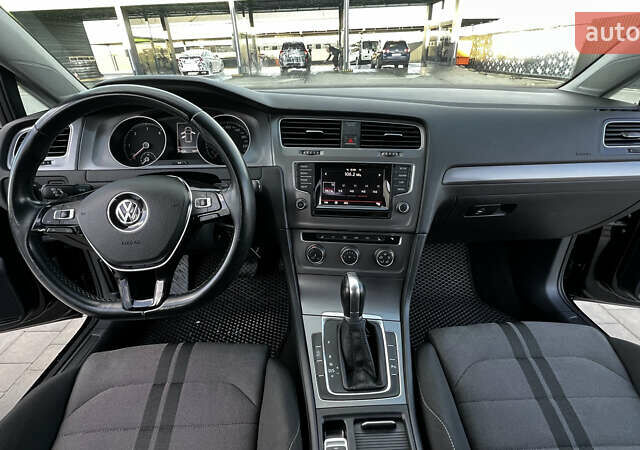 Черный Фольксваген Гольф, объемом двигателя 1.6 л и пробегом 258 тыс. км за 10300 $, фото 62 на Automoto.ua