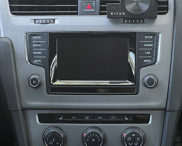 Чорний Фольксваген Гольф, об'ємом двигуна 1.6 л та пробігом 240 тис. км за 11600 $, фото 21 на Automoto.ua