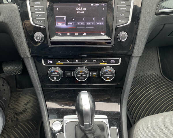 Черный Фольксваген Гольф, объемом двигателя 1.8 л и пробегом 152 тыс. км за 6700 $, фото 10 на Automoto.ua