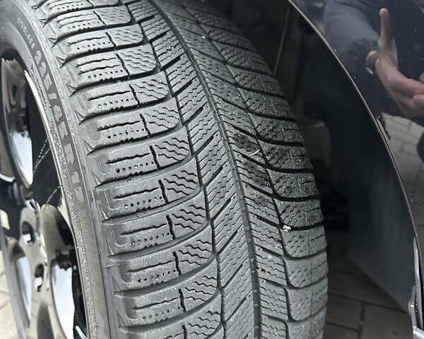 Черный Фольксваген Гольф, объемом двигателя 1.6 л и пробегом 299 тыс. км за 11500 $, фото 19 на Automoto.ua