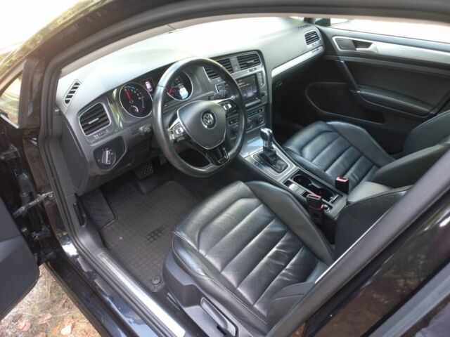 Черный Фольксваген Гольф, объемом двигателя 0 л и пробегом 126 тыс. км за 8900 $, фото 11 на Automoto.ua