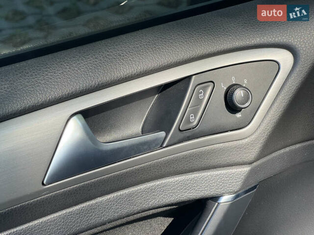 Чорний Фольксваген Гольф, об'ємом двигуна 1.6 л та пробігом 240 тис. км за 11600 $, фото 28 на Automoto.ua