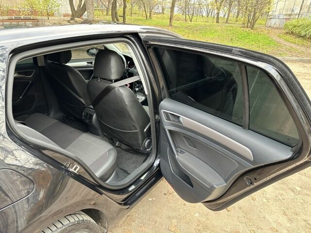 Черный Фольксваген Гольф, объемом двигателя 0 л и пробегом 105 тыс. км за 9600 $, фото 12 на Automoto.ua