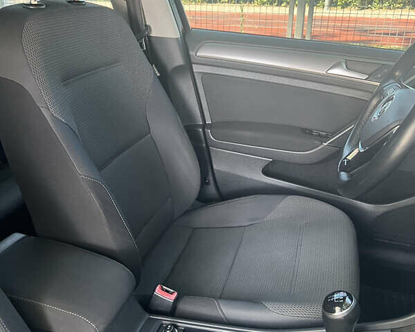 Чорний Фольксваген Гольф, об'ємом двигуна 1.6 л та пробігом 240 тис. км за 11600 $, фото 15 на Automoto.ua