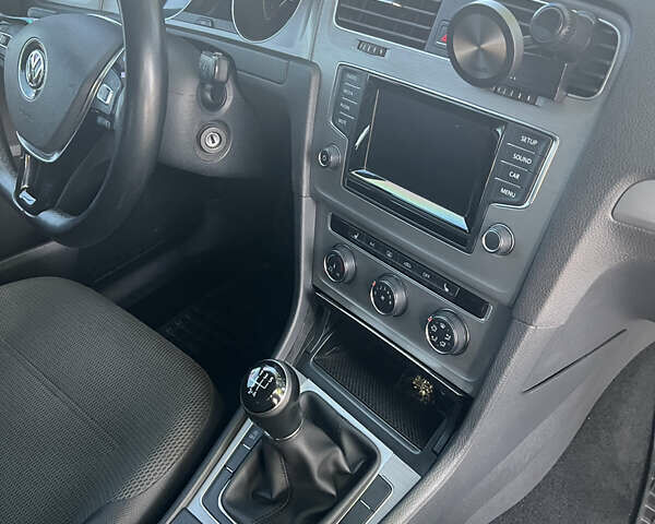 Чорний Фольксваген Гольф, об'ємом двигуна 1.6 л та пробігом 240 тис. км за 11600 $, фото 16 на Automoto.ua