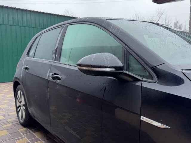 Черный Фольксваген Гольф, объемом двигателя 0 л и пробегом 136 тыс. км за 8300 $, фото 1 на Automoto.ua