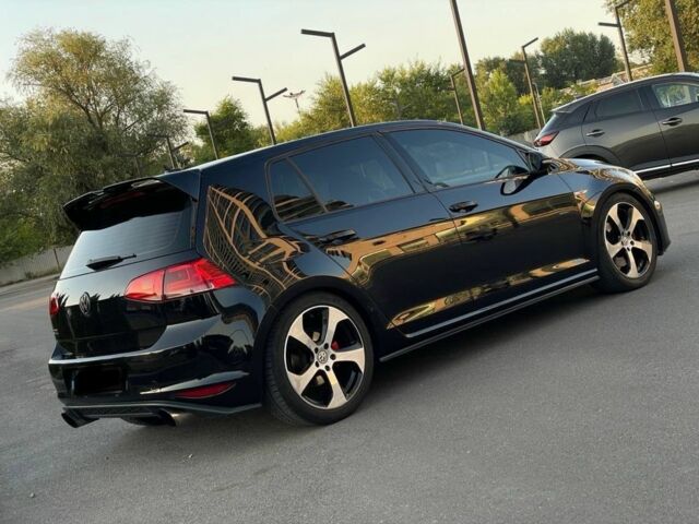 Черный Фольксваген Гольф, объемом двигателя 2 л и пробегом 150 тыс. км за 12500 $, фото 5 на Automoto.ua