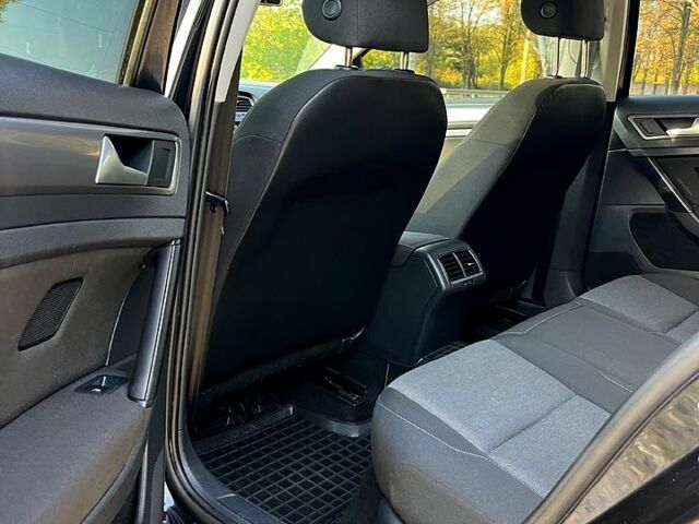 Чорний Фольксваген Гольф, об'ємом двигуна 1.6 л та пробігом 257 тис. км за 10500 $, фото 6 на Automoto.ua