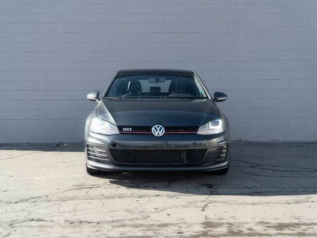 Чорний Фольксваген Гольф, об'ємом двигуна 2 л та пробігом 80 тис. км за 5500 $, фото 1 на Automoto.ua