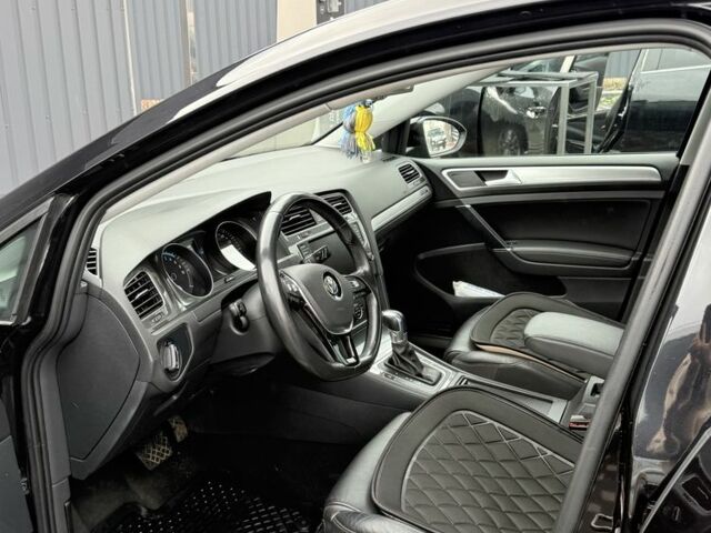 Черный Фольксваген Гольф, объемом двигателя 0 л и пробегом 111 тыс. км за 10700 $, фото 5 на Automoto.ua