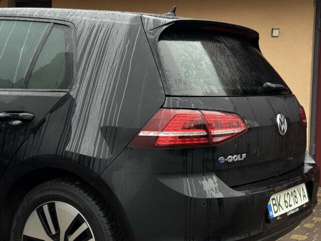 Черный Фольксваген Гольф, объемом двигателя 0 л и пробегом 136 тыс. км за 8300 $, фото 10 на Automoto.ua