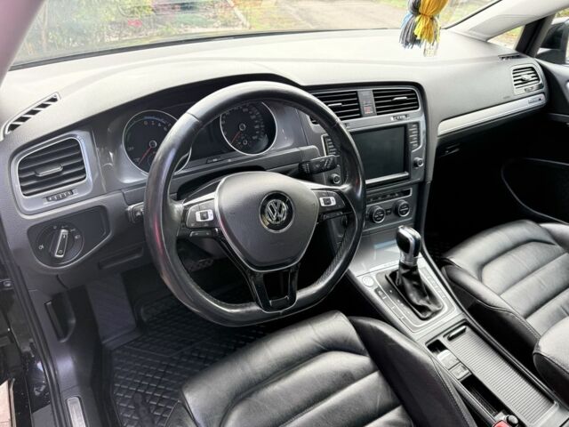 Черный Фольксваген Гольф, объемом двигателя 0 л и пробегом 111 тыс. км за 10700 $, фото 20 на Automoto.ua