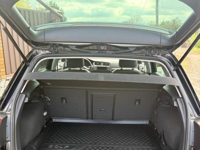 Черный Фольксваген Гольф, объемом двигателя 0 л и пробегом 111 тыс. км за 10700 $, фото 13 на Automoto.ua