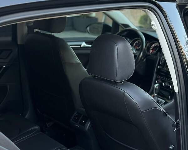 Черный Фольксваген Гольф, объемом двигателя 1.97 л и пробегом 135 тыс. км за 16000 $, фото 16 на Automoto.ua