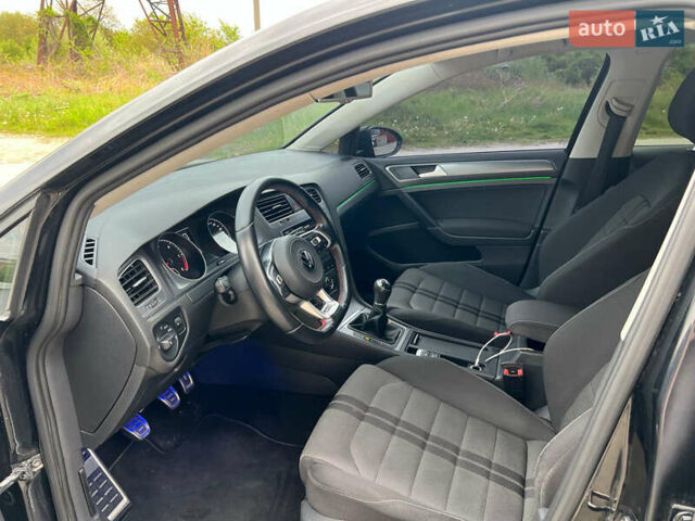 Черный Фольксваген Гольф, объемом двигателя 1.6 л и пробегом 274 тыс. км за 9950 $, фото 23 на Automoto.ua