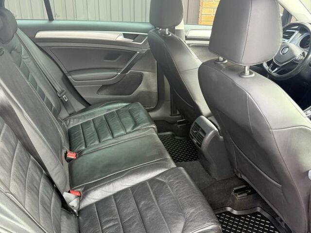 Черный Фольксваген Гольф, объемом двигателя 0 л и пробегом 111 тыс. км за 10700 $, фото 12 на Automoto.ua