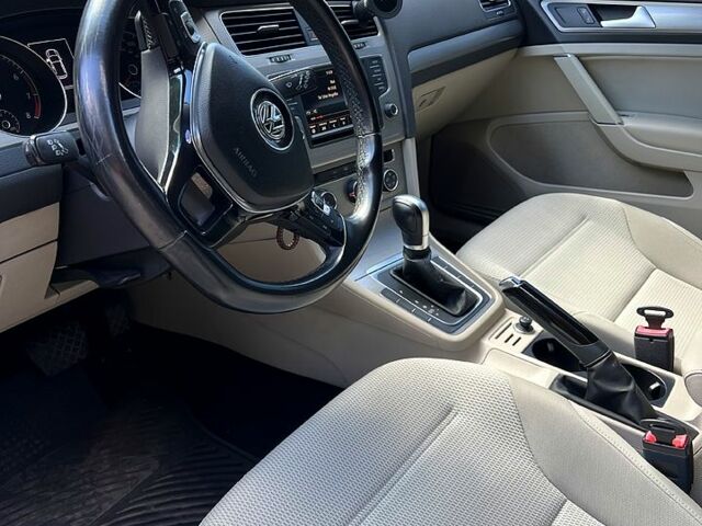 Черный Фольксваген Гольф, объемом двигателя 1.8 л и пробегом 123 тыс. км за 11600 $, фото 4 на Automoto.ua