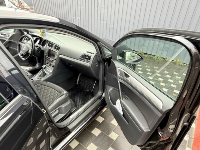 Черный Фольксваген Гольф, объемом двигателя 0 л и пробегом 111 тыс. км за 10700 $, фото 7 на Automoto.ua