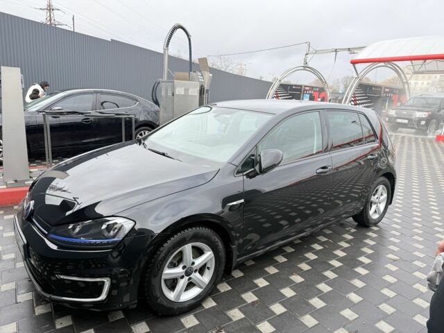 Черный Фольксваген Гольф, объемом двигателя 0 л и пробегом 111 тыс. км за 10700 $, фото 3 на Automoto.ua