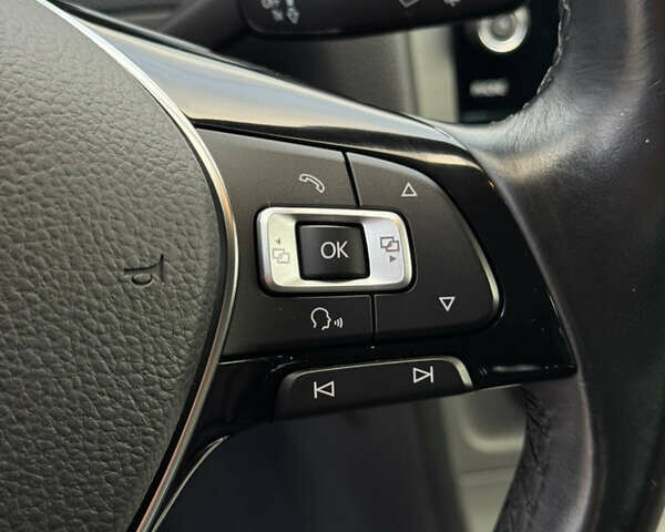 Черный Фольксваген Гольф, объемом двигателя 1.97 л и пробегом 145 тыс. км за 17000 $, фото 17 на Automoto.ua