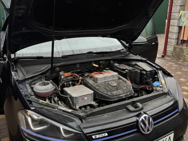 Черный Фольксваген Гольф, объемом двигателя 0 л и пробегом 136 тыс. км за 8300 $, фото 5 на Automoto.ua