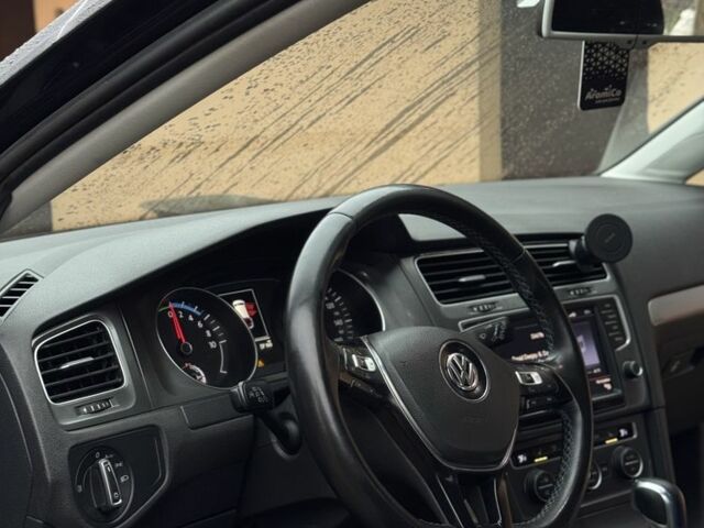 Черный Фольксваген Гольф, объемом двигателя 0 л и пробегом 136 тыс. км за 8300 $, фото 19 на Automoto.ua