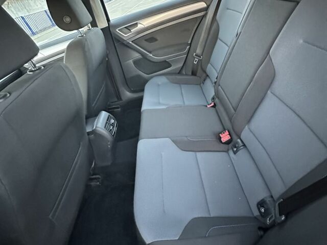 Чорний Фольксваген Гольф, об'ємом двигуна 0 л та пробігом 112 тис. км за 8600 $, фото 6 на Automoto.ua