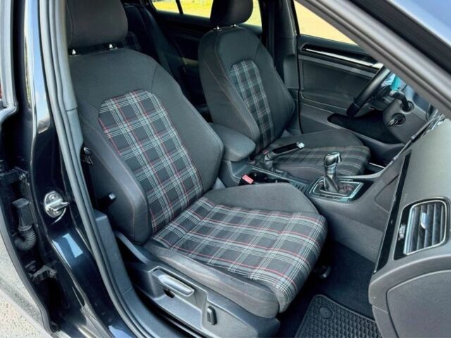 Черный Фольксваген Гольф, объемом двигателя 2 л и пробегом 150 тыс. км за 12500 $, фото 4 на Automoto.ua