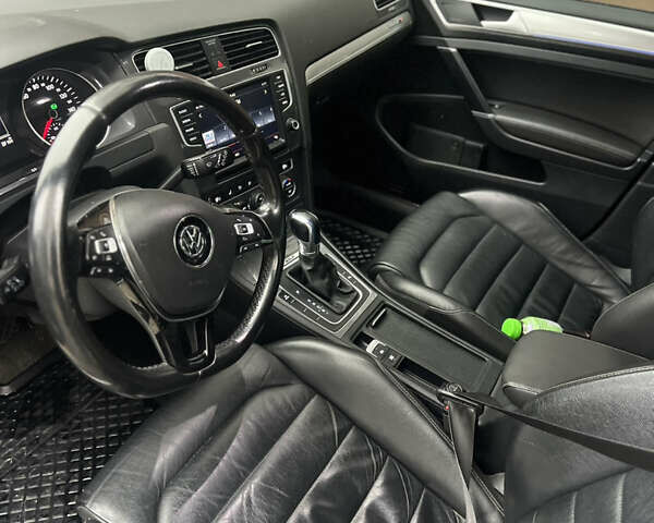 Черный Фольксваген Гольф, объемом двигателя 0 л и пробегом 148 тыс. км за 8500 $, фото 10 на Automoto.ua