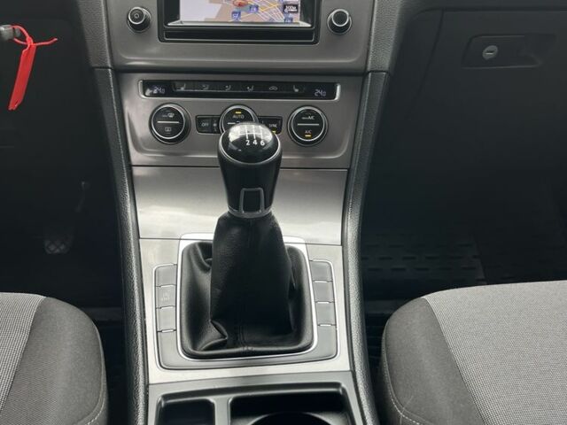 Чорний Фольксваген Гольф, об'ємом двигуна 1.6 л та пробігом 257 тис. км за 10800 $, фото 22 на Automoto.ua