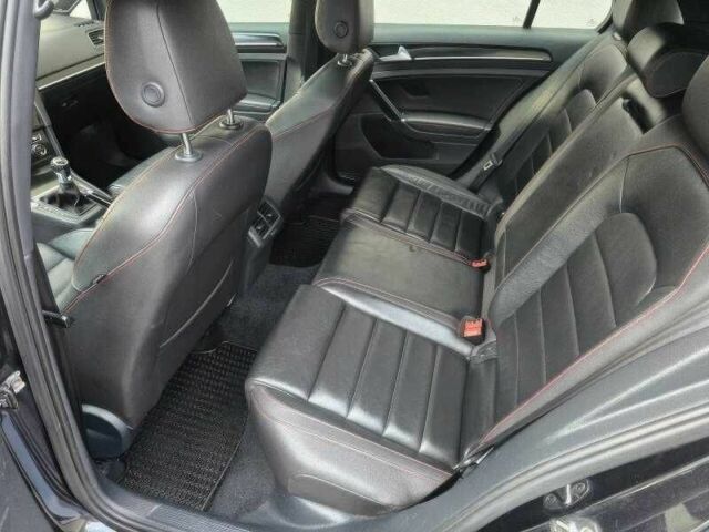 Черный Фольксваген Гольф, объемом двигателя 2 л и пробегом 122 тыс. км за 4000 $, фото 18 на Automoto.ua