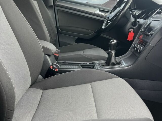 Чорний Фольксваген Гольф, об'ємом двигуна 1.6 л та пробігом 257 тис. км за 10800 $, фото 14 на Automoto.ua