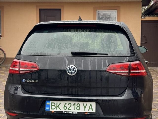 Черный Фольксваген Гольф, объемом двигателя 0 л и пробегом 136 тыс. км за 8300 $, фото 15 на Automoto.ua