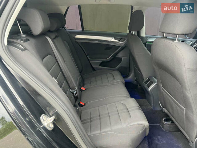 Черный Фольксваген Гольф, объемом двигателя 1.6 л и пробегом 274 тыс. км за 9950 $, фото 20 на Automoto.ua