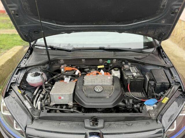 Черный Фольксваген Гольф, объемом двигателя 0 л и пробегом 108 тыс. км за 9300 $, фото 7 на Automoto.ua