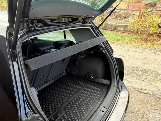 Черный Фольксваген Гольф, объемом двигателя 0 л и пробегом 111 тыс. км за 10700 $, фото 23 на Automoto.ua