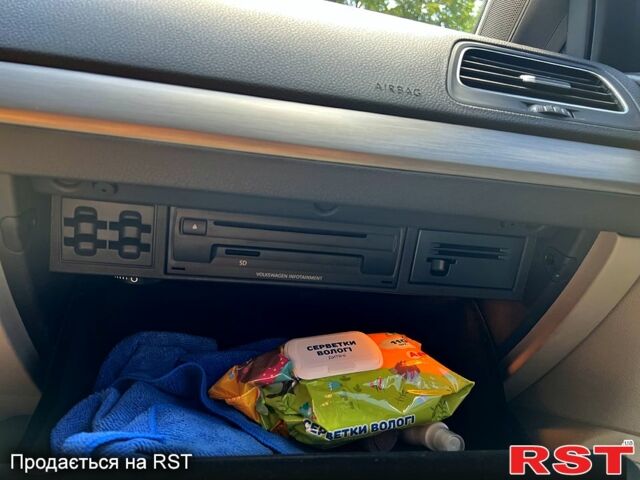 Черный Фольксваген Гольф, объемом двигателя 1.8 л и пробегом 123 тыс. км за 11600 $, фото 7 на Automoto.ua