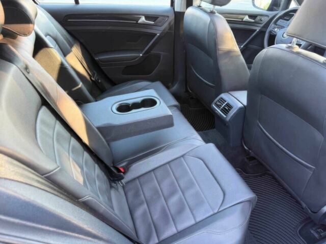 Черный Фольксваген Гольф, объемом двигателя 2 л и пробегом 72 тыс. км за 2400 $, фото 12 на Automoto.ua