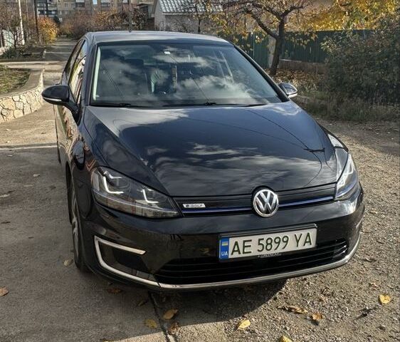 Черный Фольксваген Гольф, объемом двигателя 0 л и пробегом 125 тыс. км за 9700 $, фото 1 на Automoto.ua