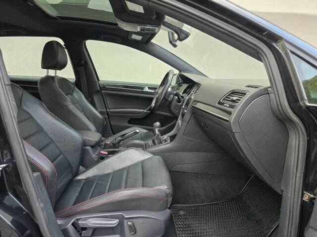 Черный Фольксваген Гольф, объемом двигателя 2 л и пробегом 122 тыс. км за 4000 $, фото 13 на Automoto.ua