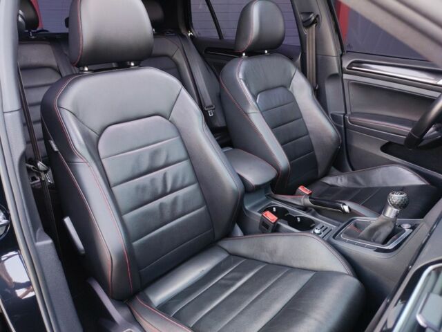 Чорний Фольксваген Гольф, об'ємом двигуна 2 л та пробігом 153 тис. км за 12900 $, фото 10 на Automoto.ua