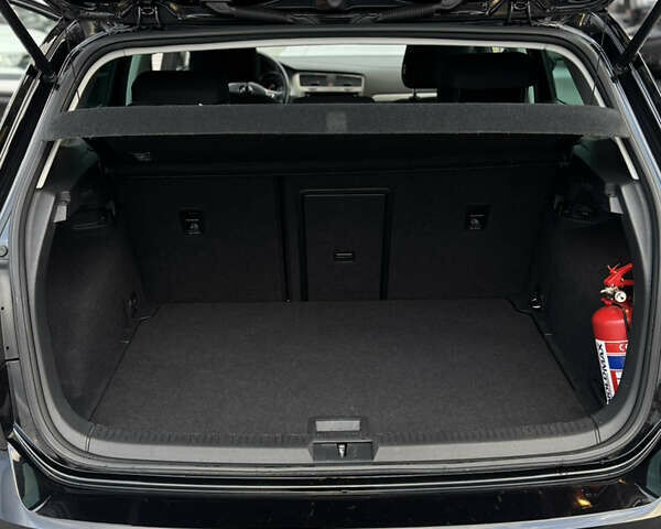 Черный Фольксваген Гольф, объемом двигателя 1.97 л и пробегом 145 тыс. км за 17000 $, фото 25 на Automoto.ua