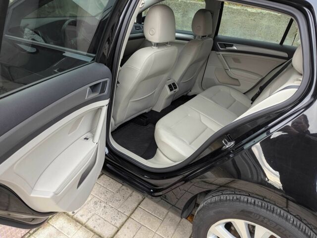 Черный Фольксваген Гольф, объемом двигателя 2 л и пробегом 95 тыс. км за 14200 $, фото 13 на Automoto.ua