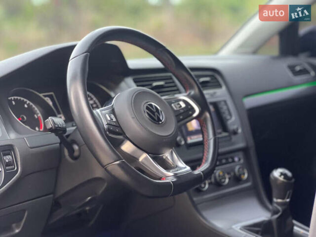Черный Фольксваген Гольф, объемом двигателя 1.6 л и пробегом 274 тыс. км за 9950 $, фото 16 на Automoto.ua