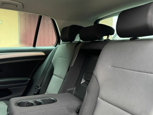 Черный Фольксваген Гольф, объемом двигателя 0 л и пробегом 136 тыс. км за 8300 $, фото 18 на Automoto.ua