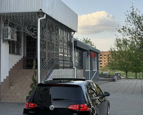 Черный Фольксваген Гольф, объемом двигателя 1.97 л и пробегом 135 тыс. км за 16000 $, фото 7 на Automoto.ua